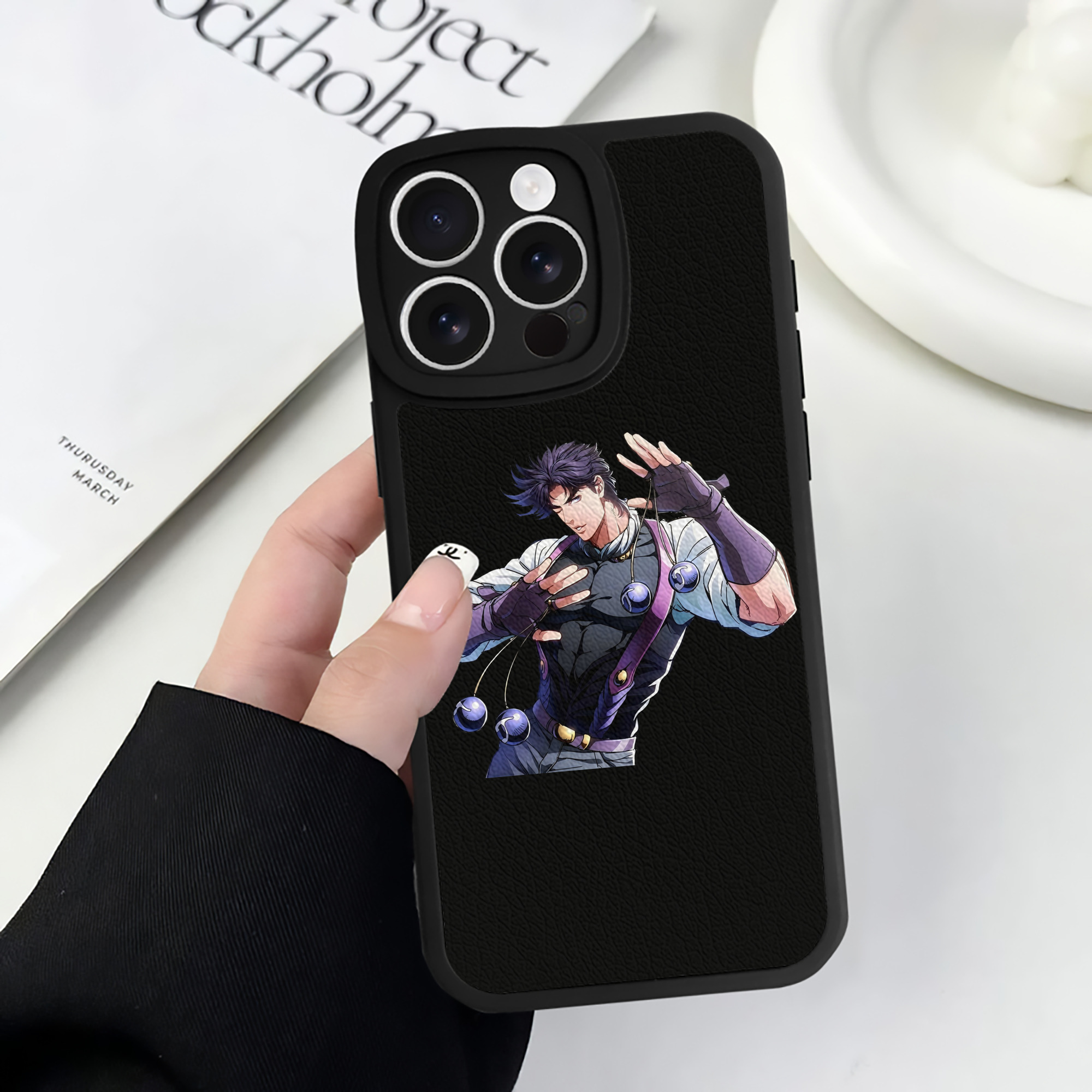 （画像用） ジョジョの奇妙な冒険 JoJo's Bizarre Adventure 【iPhone 16シリーズ対応】シリコンスマホケース（レザー調） 材質：シリコン